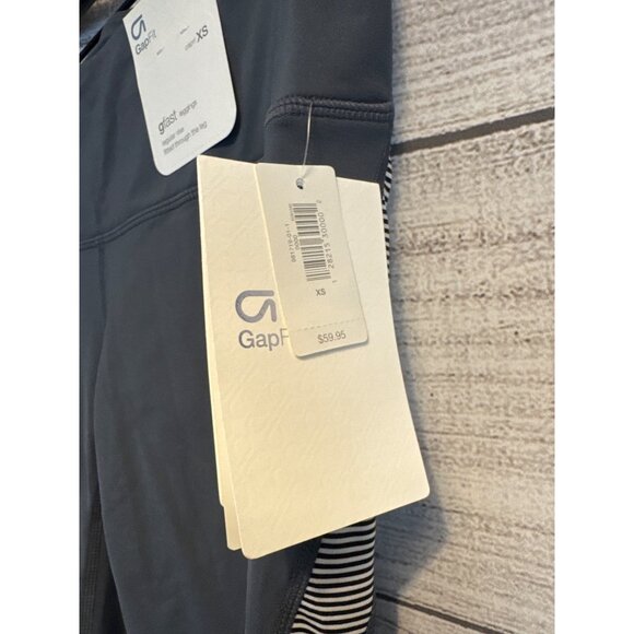 NWT GapFit GFast Capri Leggings Regular Rise Size XS - Picture 3 of 4